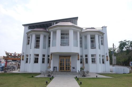 Xiaoliuqiu Loju Castle Inn