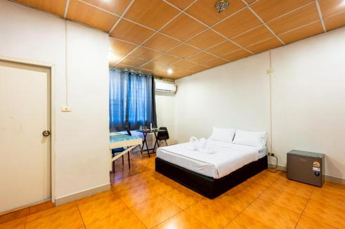 XX At Gate Suvarnabhumi Airport