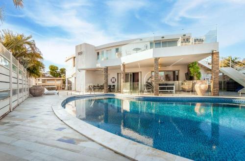 YalaRent Villa Enorma with Private Pool