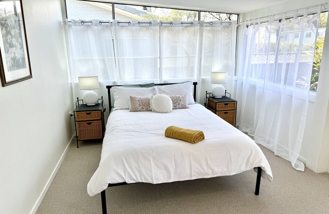 Yamba Fishing Cottage! 3 bed, A/C, Ideal location, WiFi +