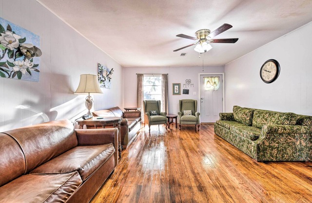 Yard w/BBQ Pit! Temple Home < 1 Mi to Hospital