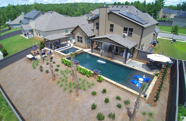 Year round rental 4 miles from the Augusta National pool Hot tub Gym tanning bed