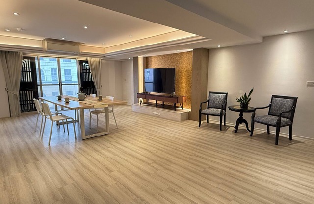 YEH’S Apartment n3-bedroom apartment in charming Kaohsiung City with WiFi, AC.