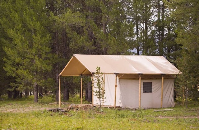 Yellowstone Luxury Safari Tent, sleeps 6 w/1 king