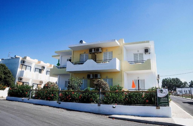 Yiannis Apartments