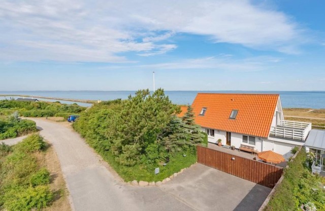 "Yorrick" - 50m to the fjord by Interhome