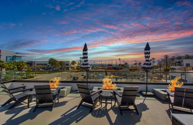 You Won't Want To Miss This! 2 Levels! Ocean Views