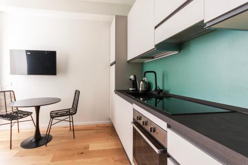 Youhosty - Perego 7 SX