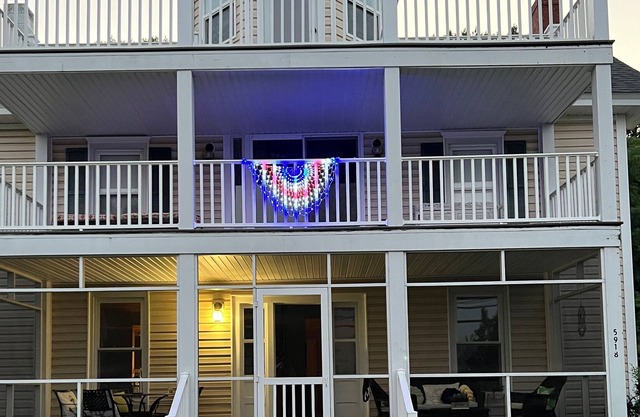 Your “Happy Place”-Updated beautifully 3 story home on quiet island