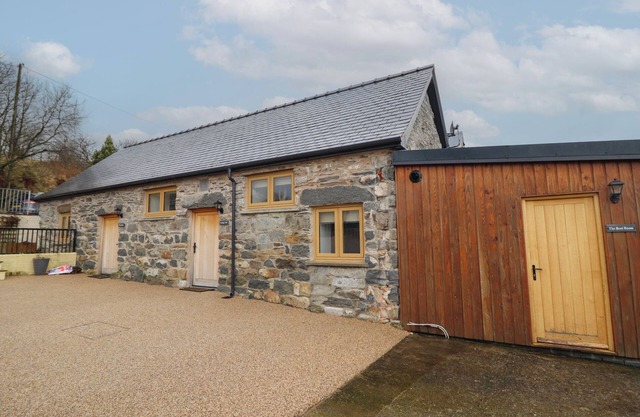 YR ARAN, family friendly, character holiday cottage in Bala