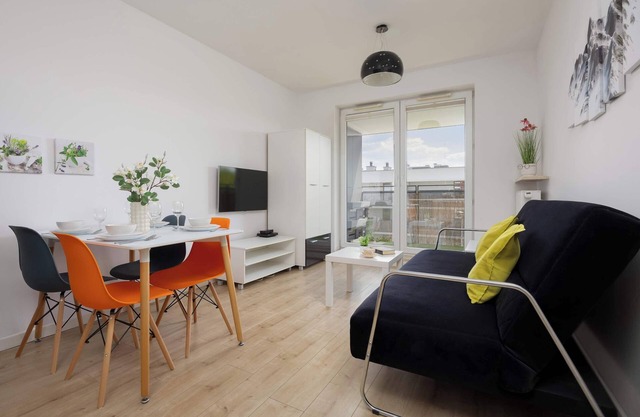 Zamkowa 5 | Warszawa | Modern Apartment | Parking | Balcony