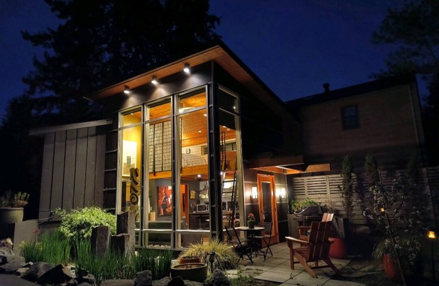 Zen & Modern Artistic Retreat, Garden View