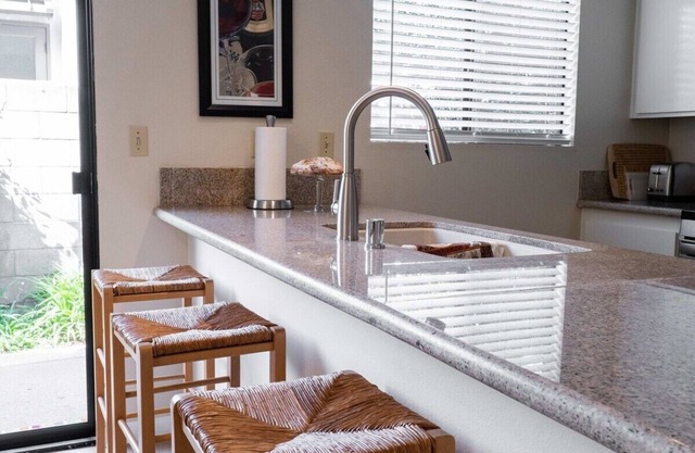 Zen Retreat - Steps from the Beach