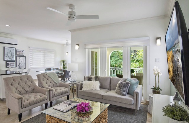 ZenBreak KingsGate #1 is a 2 bedroom luxury holiday townhouse 3 minutes away from Gibbs Beach