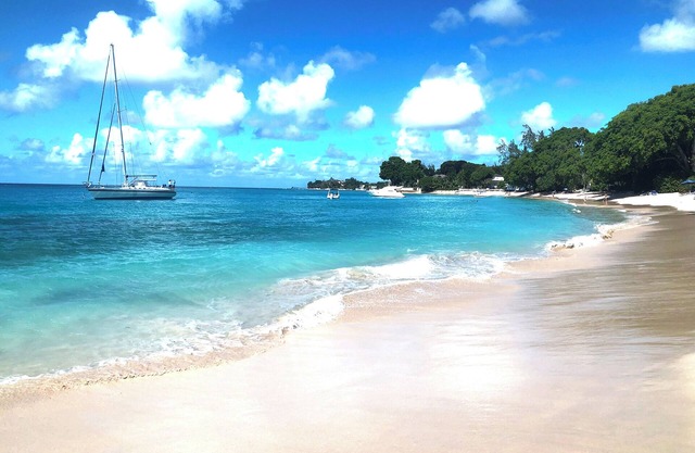 ZenBreak KingsGate #4 is a 2 bedroom luxury holiday townhouse 3 minutes away from Gibbs Beach