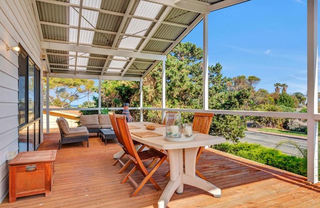 Zephyr Shores - Port Willunga - C21 SouthCoast Holidays