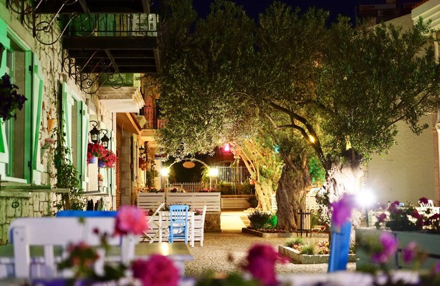 Zeytin Arasi Apart Otel