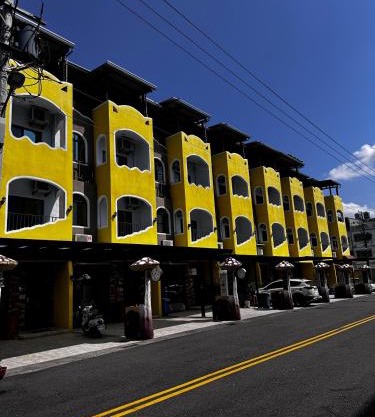 Zhiben Sunflower Bed and Breakfast