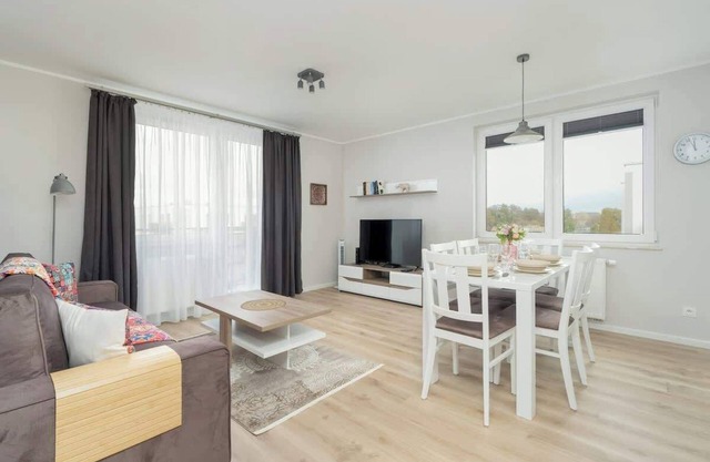 Ziębicka 14D | Apartment for 6 | Balcony | Parking