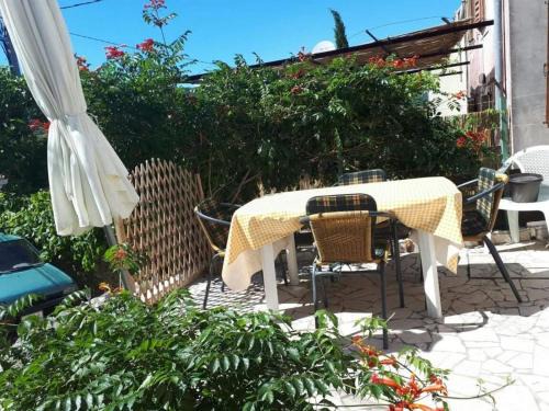 Zora Holiday home - Two Bedroom Holiday Home with Terrace