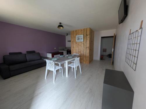 Offlanges Apartment | À 2 pas de la forêt de la Serre