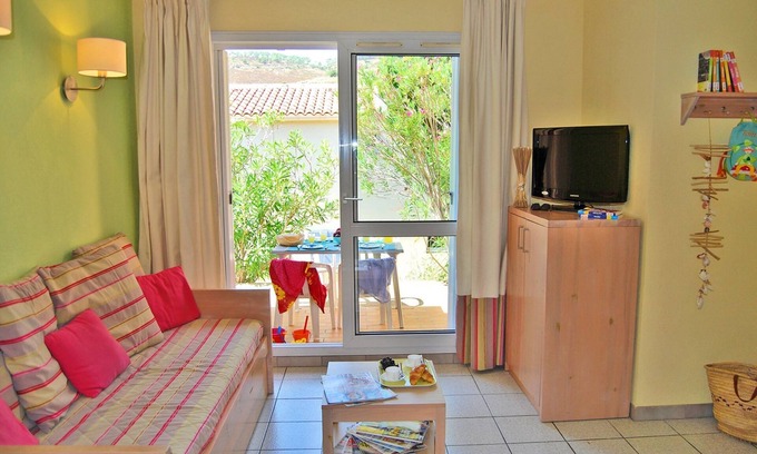 Cerbere Condo | À quelques pas de la Plage, Tennis + Piscine!