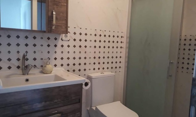 Cesme Apartment | ÇEŞME MERKEZDE BAHÇELİ DENİZE YÜRÜME MESAFESİNDE DAİRE