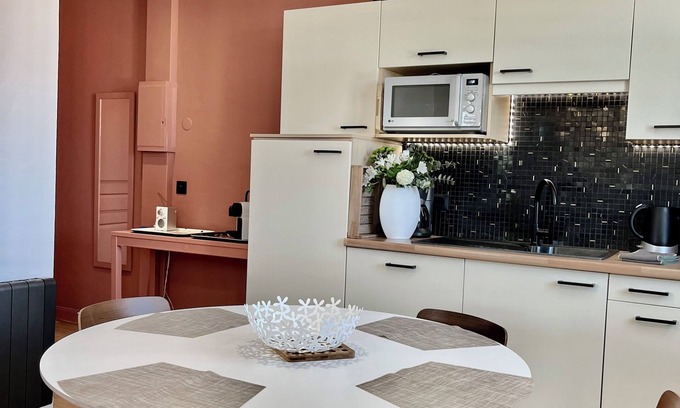 La Flotte Apartment | île de Ré Gîte-appart 2/4 Pers Confort & Design , Patio-terrasse , Parking Free