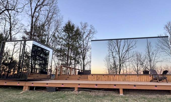 Conway House | ÖÖD Mirror House at SkyEagle Ridge