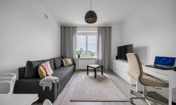 Muranow Apartment | Śródmieście Apartment - 8th Floor, Workspace, Tram - by Rentujemy