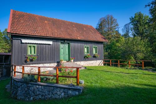 Brod Moravice House | Šajnska Hiža, autentična goranska kuća u prirodi