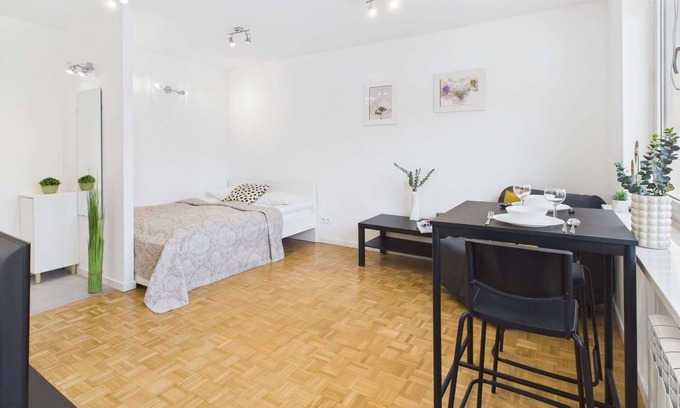 Brodno Apartment | Żuromińska 8 | Cozy Studio | Smart TV