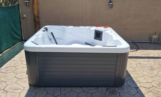 Palaia Fokaia Cottage | Εξοχική παραθαλασια κατοικία σε κήπο με τζακουζι. GARDEN HOUSE