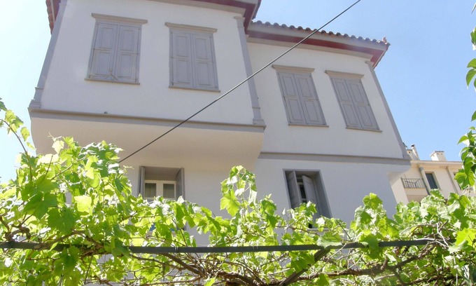 Lesvos House | Παραδοσιακός πύργος, χτισμένος το 1827.