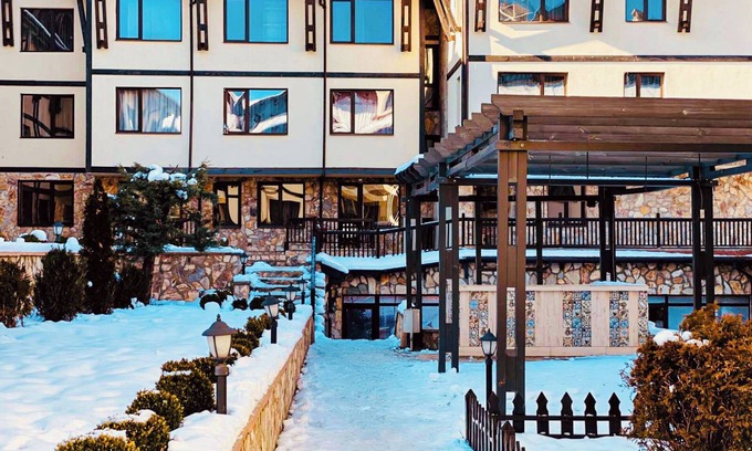 Shiligarnika Condo | Студио 11 с басейн, СПА до Ски Лифтаnn