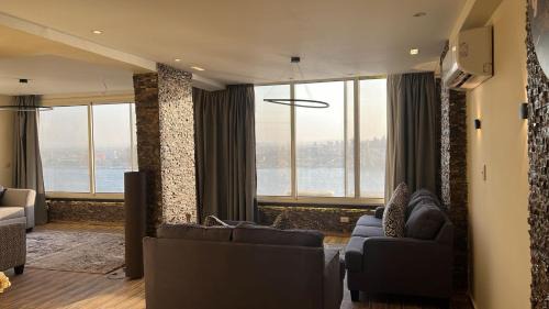 Helwan Apartment | شقة الخيالة الفندقية