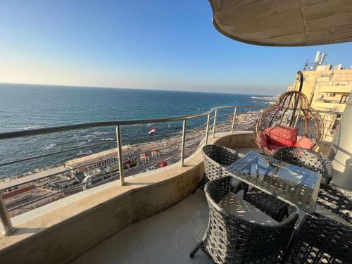 Bab Sharqi Apartment | شقه ٣ غرف على البحر فى سبورتنج