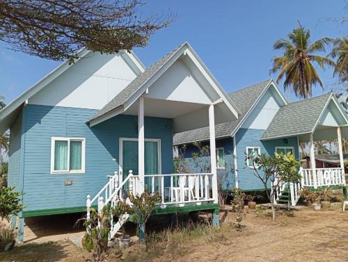 Narathiwat Hotel | บ้านทอนบีช รีสอร์ท