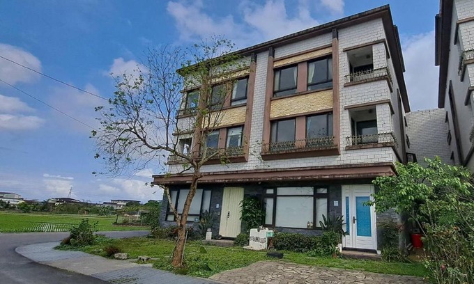 Dongshan House | 宜蘭凱西在家親子民宿 包棟 電動麻將 飛鏢機 夏日戲水池