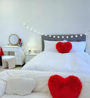 Toucheng Bed & Breakfast | 拾月頭城無邊際泳池溫泉房