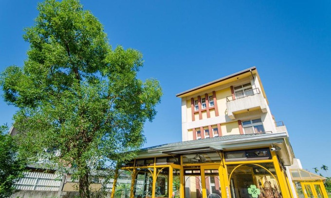 Dongshan Bed & Breakfast | 梅花湖-陽光屋民宿