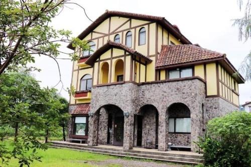 Dongshan Villa | 田園城堡包棟民宿