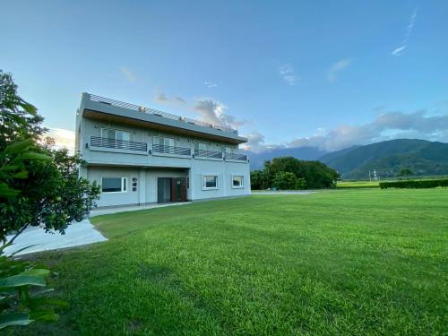 Chishang House | 田裡面民宿