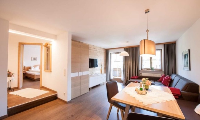 Entfelden Apartment | (05) Komfort Zwei-Raum-Ferienwohnung, Küche und Südbalkon