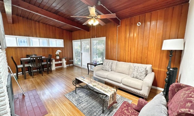 East Manhattan Beach Apartment | 1.3M To Beach | Close To LAX & Park | Pets #2