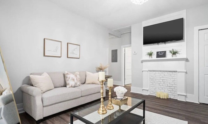 Clarksville House | 1.4 Miles from Downtown Clarksville