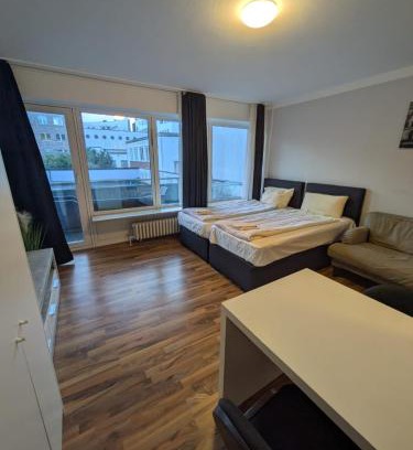 Neumuenster Apartment | 1,5-Zimmer Apartment mit Balkon am Hauptbahnhof