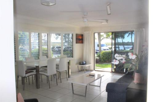 Noosaville Apartment | 1 Aarons Villa