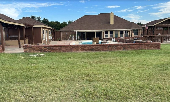 Krugerville House | 1 Acre property with multiple funs