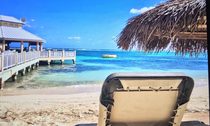 Colliers Bay Hotel | 1 Bd Suite - Poolside - Property on White Sandy Beach & Crystalline Water!